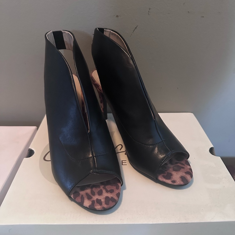 Cato Black Peep-Toe Heels with Leopard Print